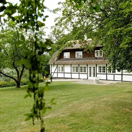 Dom wakacyjny In Fisher's House In Forest By *